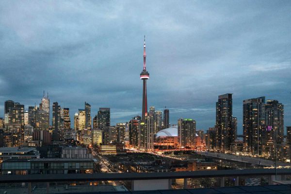Exploring the Vibrant Cityscape of Toronto: A Must-Visit Destination